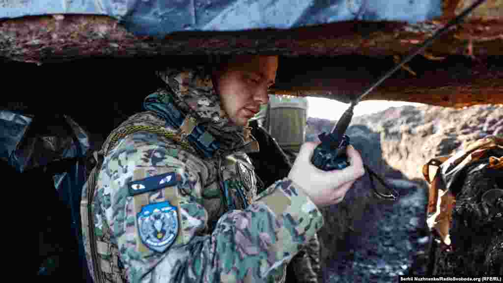 Аеророзвідники знаходять ціль &ndash; це скупчення російських військових у посадках неподалік Бахмута. Командир групи аеророзвідників Назар передає координати командуванню