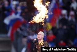 Ярослав Дронов (Shaman) на концерте в Лужниках, Москва