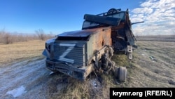 Розбитий російський ьронеавтомобіль «Тигр» на околиці Берислава