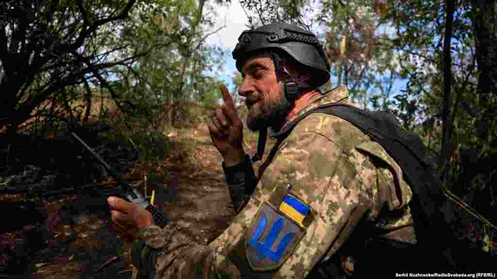 Український військовий на передових позиціях східного фронту.&nbsp; Донеччина, серпень 2022 року&nbsp;