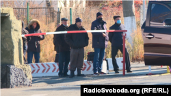 Щодня прикордонники у Міловому штрафують близько 100 людей з окупованого Донбасу