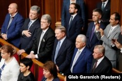 Українські президенти Петро Порошенко(другий зліва), Віктор Ющенко, Леонід Кучма та Леонід Кравчук. Архівне фото