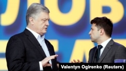 Петр Порошенко мен Владимир Зеленский. Киев, 19 сәуір 2019 жыл.