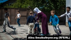 Сподіваючись побачити батька: як живе сім'я фігуранта «справи Хізб ут-Тахрір» 