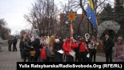 Колядують аматорські колядницькі гурти Дніпропетровська. 6 січня 2014 року