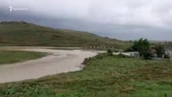 Повінь у Криму: потоки води з річки Катерлез хлинули в бік Керчі (відео)