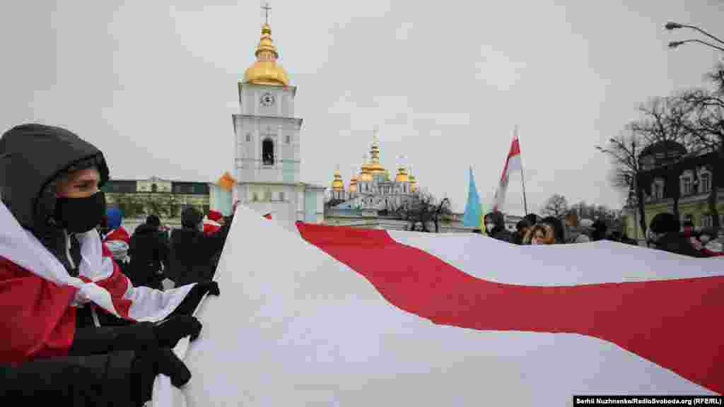 Учасники маршу пройшлись маршрутом Михайлівська площа&nbsp;&ndash;&nbsp;Володимирський пішохідний міст&nbsp;&ndash; Хрещатик&nbsp;&ndash; майдан Незалежності