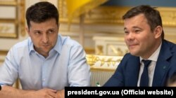 Президент України Володимир Зеленський (ліворуч) і голова Адміністрації президента Андрій Богдан. Київ, 21 травня 2019 року