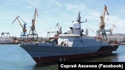 Церемонія спуску на воду малого ракентного корабля проєкту 22800 «Циклон» на суднобудівному заводі «Залив», Керч, Крим, 2020 рік