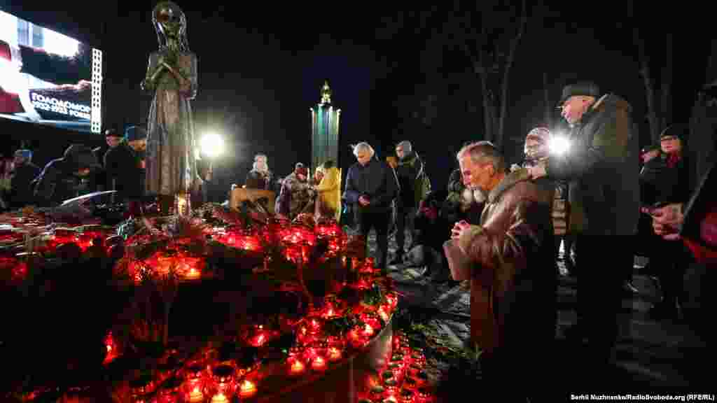 Згідно з останніми соцопитуваннями, кількість українців, які вважають Голодомор 1932-33 років в Україні геноцидом українського народу, зросла до 80% 