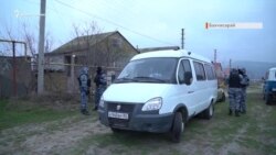 «Обшук у грубій формі»: ОМОН у будинках кримських татар (відео)