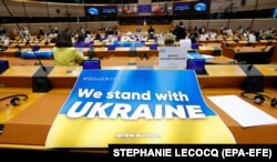 Під час засідання спеціальної сесії Європарламенту, на якій визнали перспективу членства України в Євросоюзі. Брюссель, 1 березня 2022 року