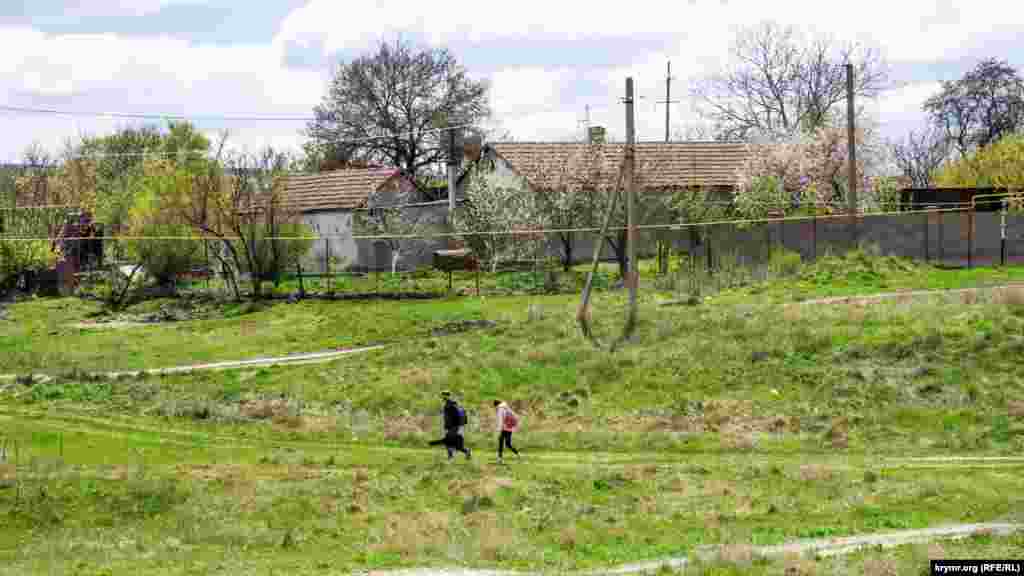 Балка на сільській околиці веде в мальовниче урочище Таш-Джарган