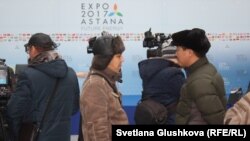 EXPO-2017 көрмесі өтетін кешенге келген журналистер. Астана, 31 қазан 2016 жыл. 