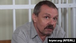 Екс-депутат Верховної Ради АРК Василь Ганиш у будівлі суду, 3 серпня 2016 року