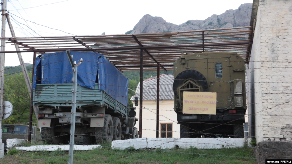 Дорога до монастиря проходить через військові бази