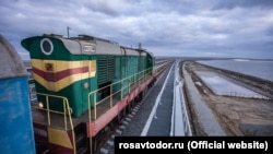 Залізнична частина Керченського мосту, архівне фото