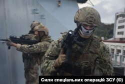 «Морські котики» 73 Морського центру спеціального призначення ССО ЗСУ під час навчань на британському есмінці «Dragon». Жовтень 2020 року