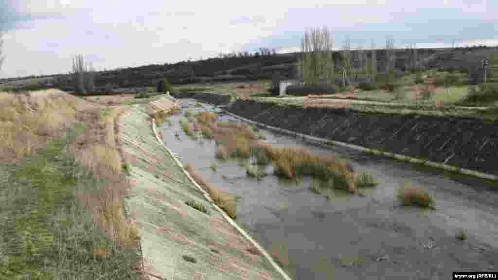 Слідом за Білогірським почало міліти і Тайганське водосховище. Колись велике водосховище об&#39;ємом 13,8 мільйона кубометрів води почало нагадувати ставок