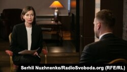 Журналістка Олена Ремовська під час запису програми «Суботнє інтерв’ю»